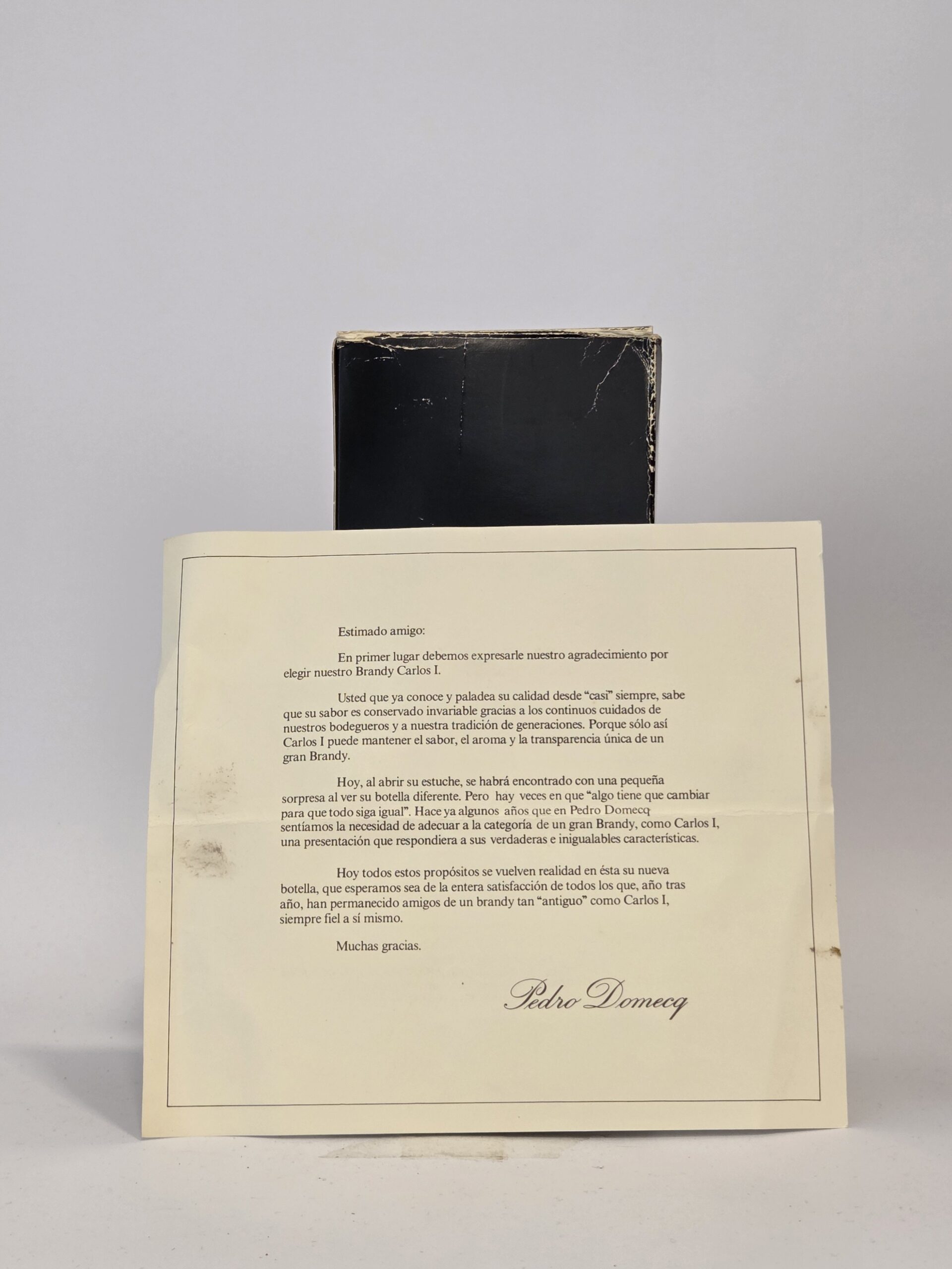 Carlos I Solera Especial – Pedro Domecq – First Generation of the Iconic Bottle Design – Original Leaflet Included – Late 1960s-75 cl – 38% ABV - Image 3